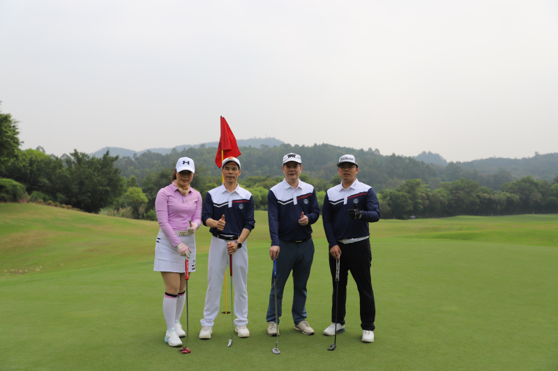 2023“茂冠达杯”广东省茂名商会高尔夫球俱乐部会员邀请赛精彩开杆